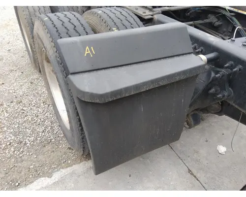 FREIGHTLINER CASCADIA 126 FENDER, QUARTERHALF REAR