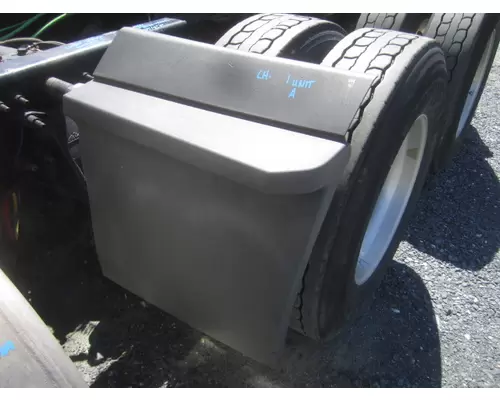 FREIGHTLINER CASCADIA 126 FENDER, QUARTERHALF REAR