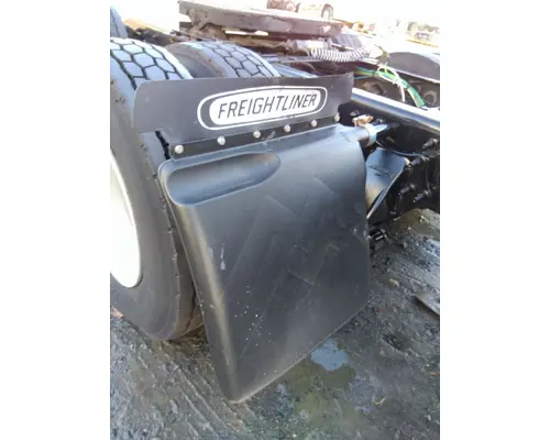 FREIGHTLINER CASCADIA 126 FENDER, QUARTERHALF REAR