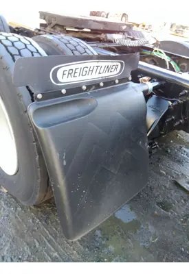 FREIGHTLINER CASCADIA 126 FENDER, QUARTER/HALF REAR