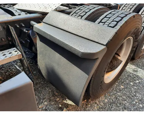 FREIGHTLINER CASCADIA 126 FENDER, QUARTERHALF REAR