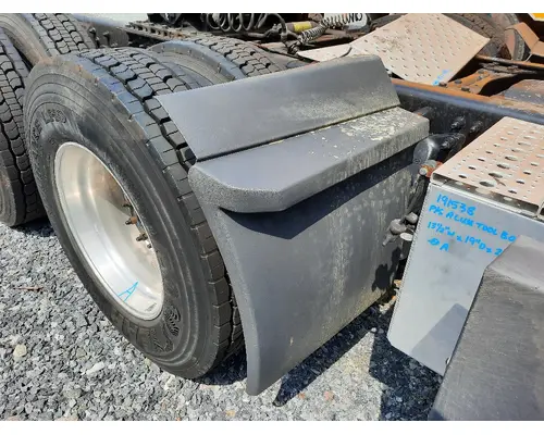 FREIGHTLINER CASCADIA 126 FENDER, QUARTERHALF REAR