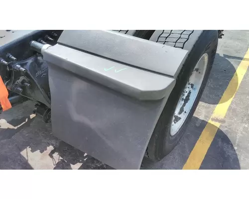 FREIGHTLINER CASCADIA 126 FENDER, QUARTERHALF REAR