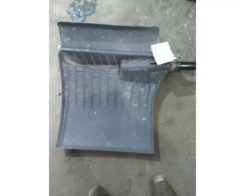 FREIGHTLINER CASCADIA 126 FENDER, QUARTERHALF REAR