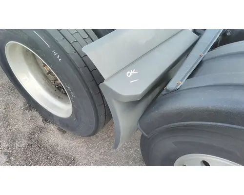 FREIGHTLINER CASCADIA 126 FENDER, QUARTERHALF REAR