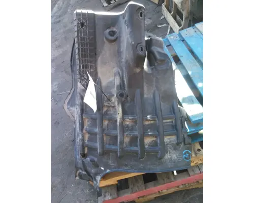 FREIGHTLINER CASCADIA 126 FENDER, SPLASH SHIELDGUARD