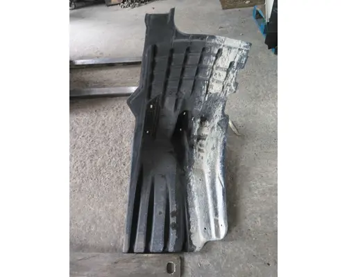 FREIGHTLINER CASCADIA 126 FENDER, SPLASH SHIELDGUARD
