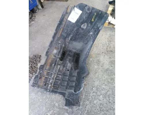 FREIGHTLINER CASCADIA 126 FENDER, SPLASH SHIELDGUARD