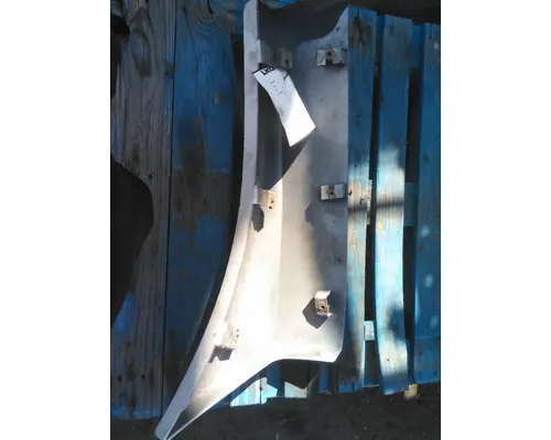 FREIGHTLINER CASCADIA 126 FENDER EXTENSION