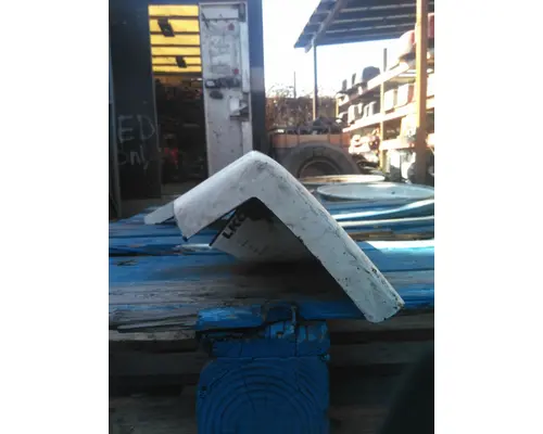 FREIGHTLINER CASCADIA 126 FENDER EXTENSION