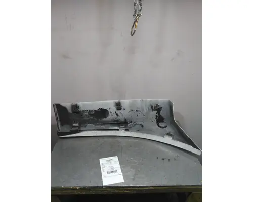 FREIGHTLINER CASCADIA 126 FENDER EXTENSION