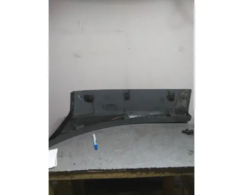 FREIGHTLINER CASCADIA 126 FENDER EXTENSION