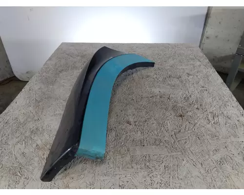FREIGHTLINER CASCADIA 126 FENDER EXTENSION