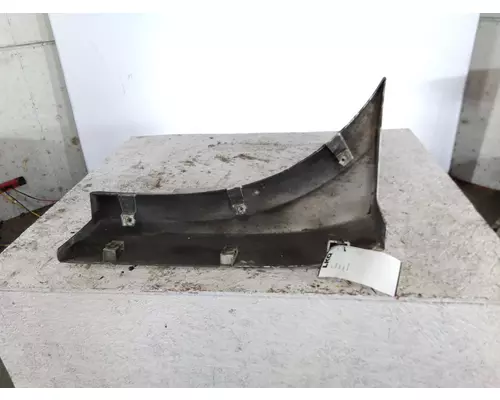 FREIGHTLINER CASCADIA 126 FENDER EXTENSION