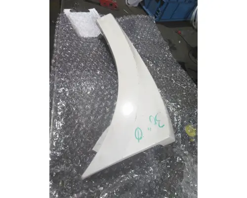 FREIGHTLINER CASCADIA 126 FENDER EXTENSION