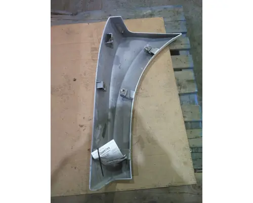 FREIGHTLINER CASCADIA 126 FENDER EXTENSION