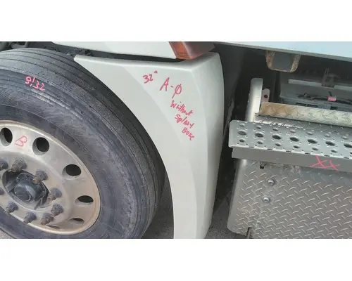 FREIGHTLINER CASCADIA 126 FENDER EXTENSION