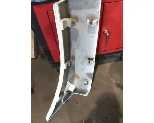 FREIGHTLINER CASCADIA 126 FENDER EXTENSION