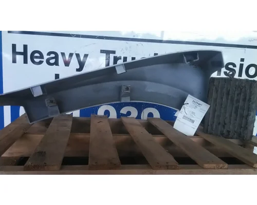 FREIGHTLINER CASCADIA 126 FENDER EXTENSION