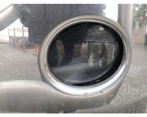 FREIGHTLINER CASCADIA 126 FOG LIGHT