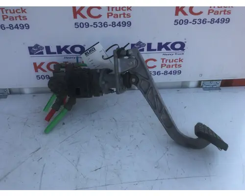FREIGHTLINER CASCADIA 126 FOOT PEDAL
