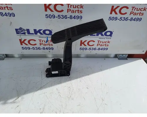 FREIGHTLINER CASCADIA 126 FOOT PEDAL