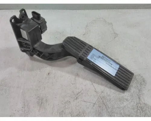 FREIGHTLINER CASCADIA 126 FOOT PEDAL