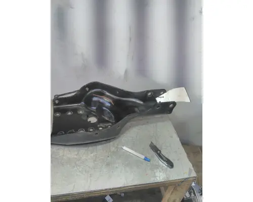 FREIGHTLINER CASCADIA 126 FRAME HORN