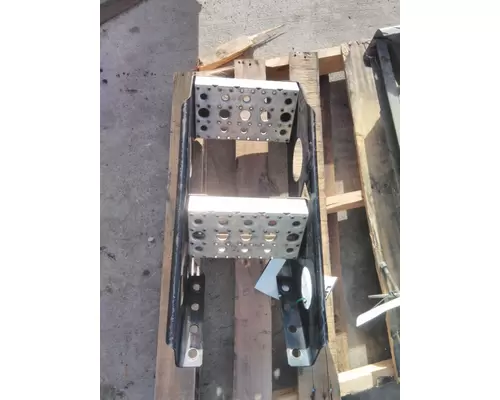 FREIGHTLINER CASCADIA 126 FRAME STEP