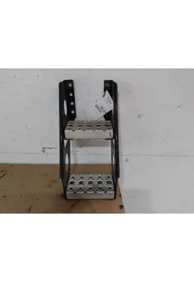FREIGHTLINER CASCADIA 126 FRAME STEP