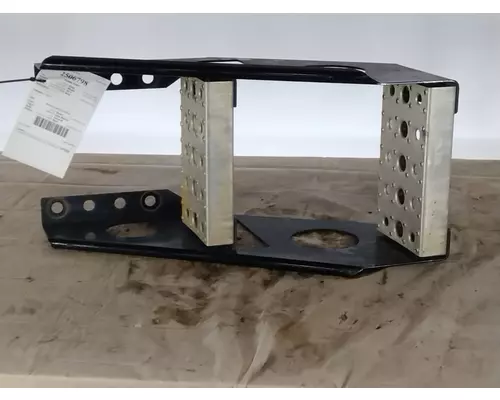 FREIGHTLINER CASCADIA 126 FRAME STEP