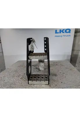 FREIGHTLINER CASCADIA 126 FRAME STEP