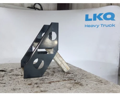 FREIGHTLINER CASCADIA 126 FRAME STEP
