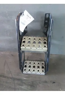 FREIGHTLINER CASCADIA 126 FRAME STEP