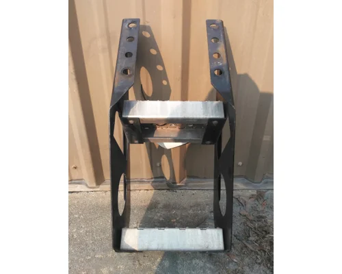 FREIGHTLINER CASCADIA 126 FRAME STEP