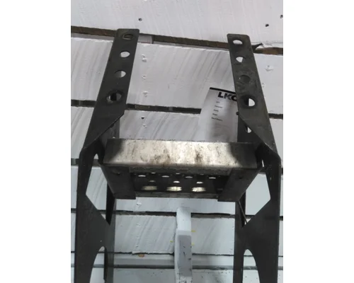 FREIGHTLINER CASCADIA 126 FRAME STEP