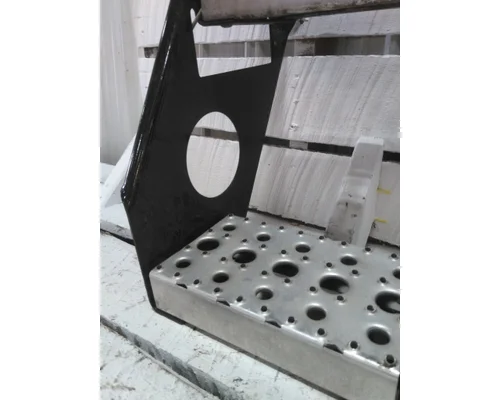 FREIGHTLINER CASCADIA 126 FRAME STEP