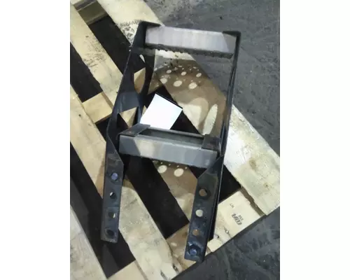 FREIGHTLINER CASCADIA 126 FRAME STEP