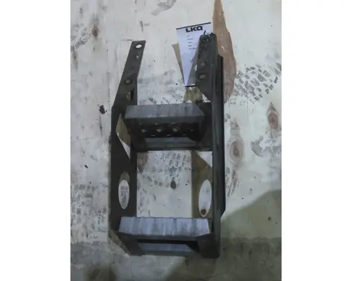 FREIGHTLINER CASCADIA 126 FRAME STEP