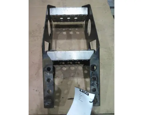 FREIGHTLINER CASCADIA 126 FRAME STEP