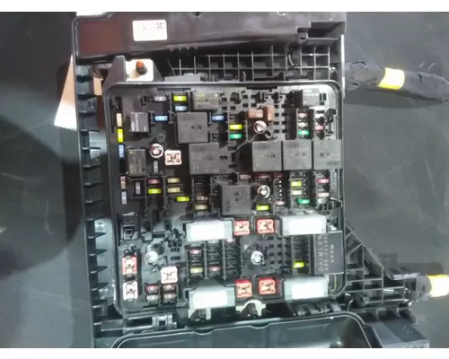 FREIGHTLINER CASCADIA 126 FUSE BOX