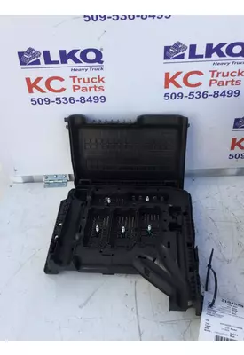 FREIGHTLINER CASCADIA 126 FUSE BOX