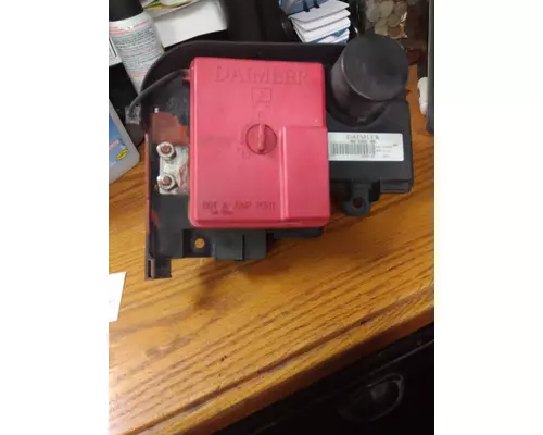 FREIGHTLINER CASCADIA 126 FUSE BOX