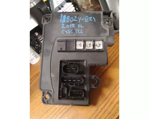 FREIGHTLINER CASCADIA 126 FUSE BOX