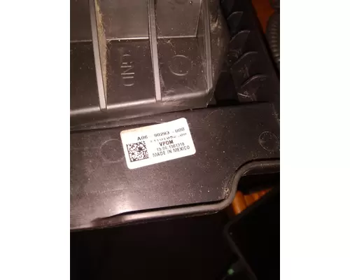 FREIGHTLINER CASCADIA 126 FUSE BOX