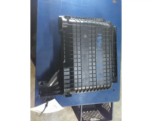 FREIGHTLINER CASCADIA 126 FUSE BOX