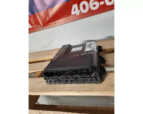 FREIGHTLINER CASCADIA 126 FUSE BOX