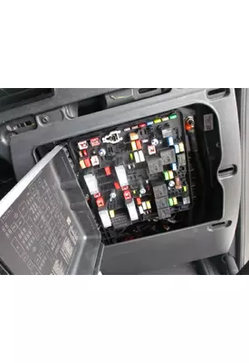 FREIGHTLINER CASCADIA 126 FUSE BOX