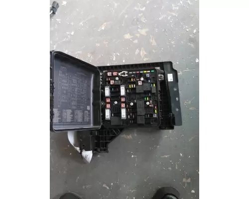 FREIGHTLINER CASCADIA 126 FUSE BOX