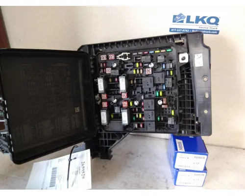FREIGHTLINER CASCADIA 126 FUSE BOX